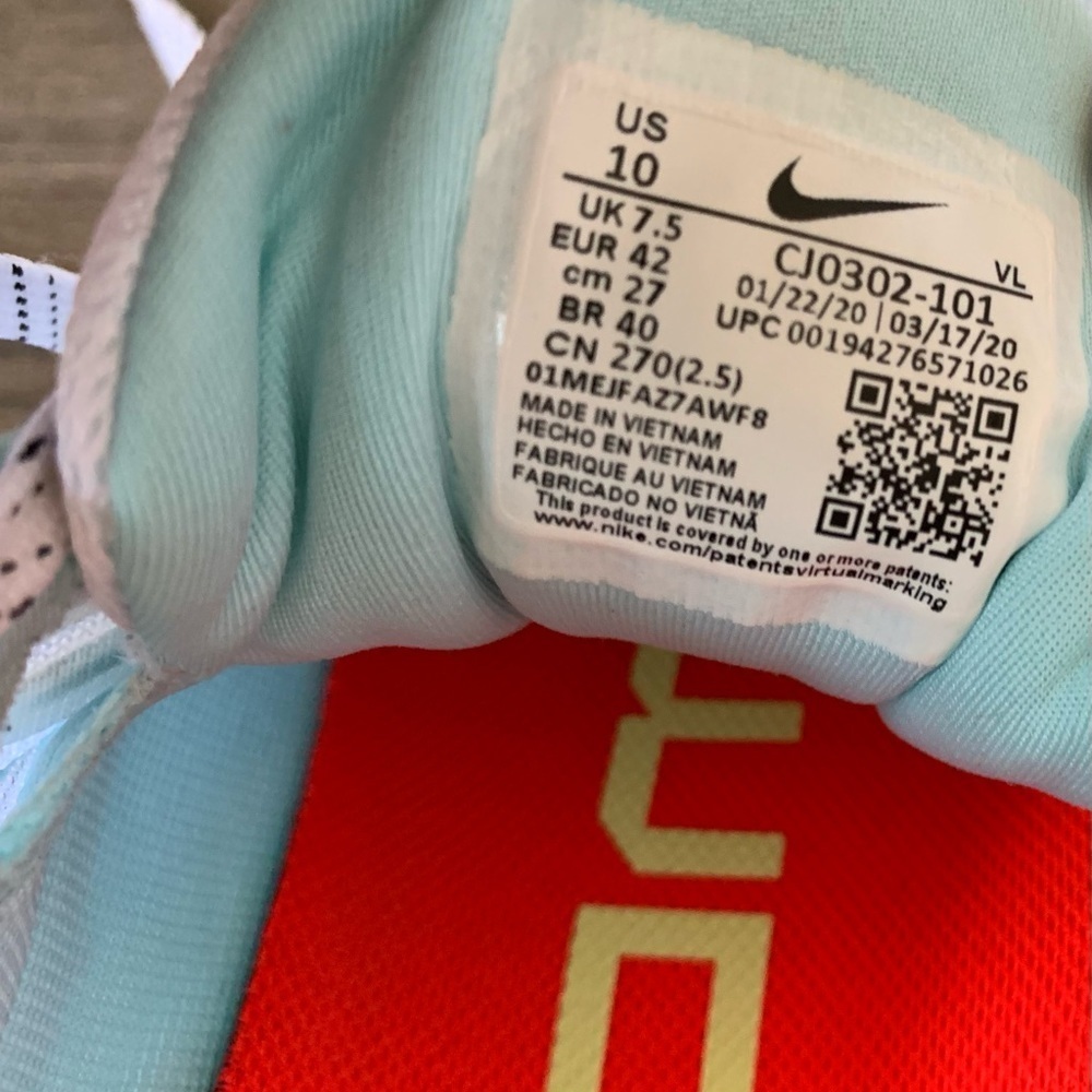 Nike - Picture 11 of 13